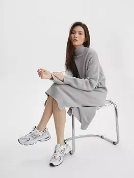 Платье свободного кроя вязаное, цвет – светло-серый