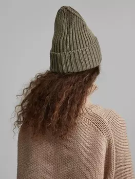 Шапка-бини крупной вязки, светлый хаки