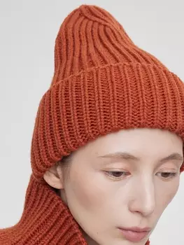 Шапка-бини крупной вязки, терракот
