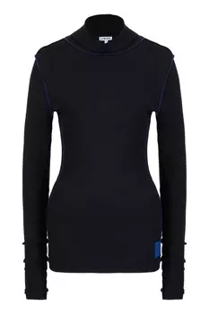 Черная водолазка с синей отделкой