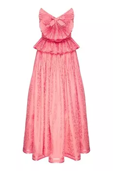 Розовое платье с декоративной отделкой