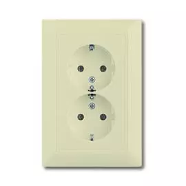 ABB BJB Basic 55 Беж Розетка 2-ая с/з моноблок, с защитными шторками