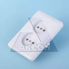 Розетка 2-ая Хит с/у б/з белая RS10-231-B