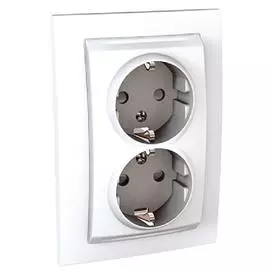 SE Unica Бел Розетка 2-ая с/з с защитными шторками винт. зажим, литая