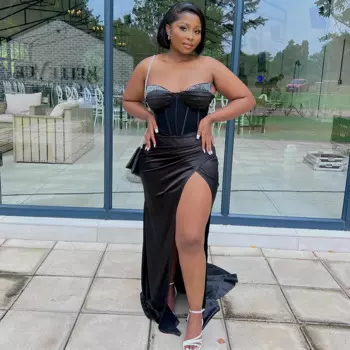 2024 New Prom Dresses for Black Girls Sweet Heart Side Split Sweep Train Crystal Formal Wedding Evening Party Gowns Customized