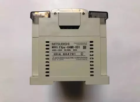 Б/у Стандартный программируемый контроллер PLC протестирован
