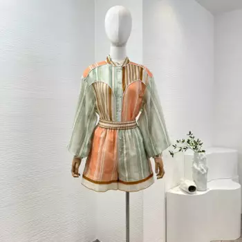 Блузка с длинным рукавом и шорты в полоску