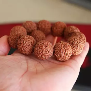 Браслет мужской из натуральной кожи с бусинами Будды красного и желтого цвета
