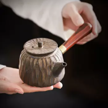 Чайник керамический с боковой ручкой для приготовления чая