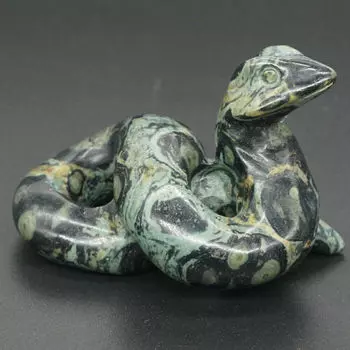 Фигурка змеи из камбабы яшмы Jin Shi Yuan
