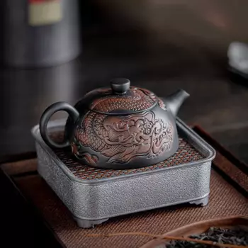 Фиолетовый керамический чайник