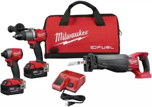Комплект топлива Milwaukee 2997-23 включает в себя дрель, сабельную пилу