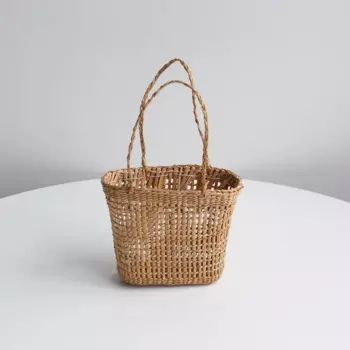 Маленькая плетеная бамбуковая корзина ручной работы из ротанга