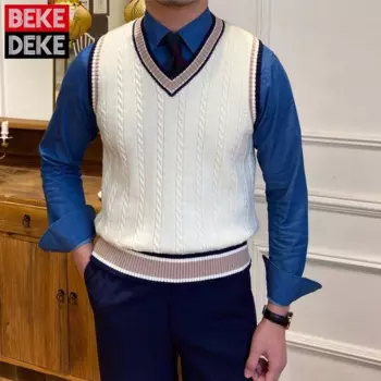 Мужской трикотажный свитер в полоску, с V-образным вырезом
