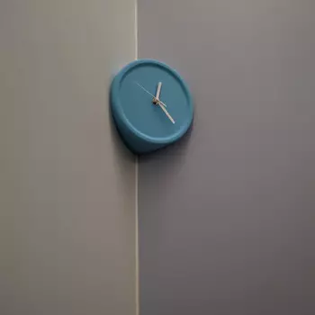 Настенные часы OIMG угловые