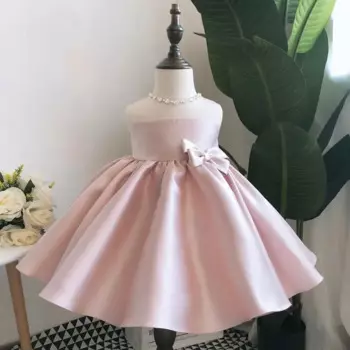 Платье детское кружевное, розовое, с бусинами