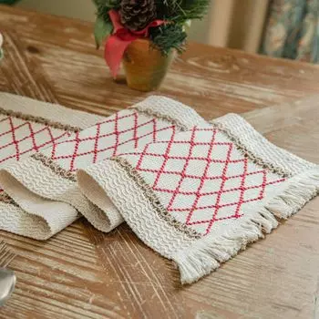 Скатерть-дорожка макраме хаки из хлопка и льна