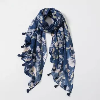 Женский длинный шарф с кисточками и принтом виноградных листьев