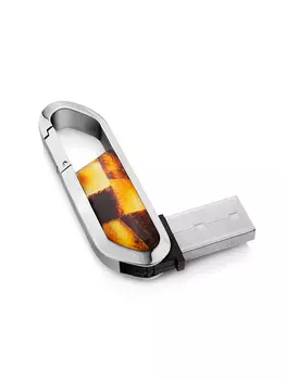 Брелок-карабин с флеш картой, украшенный янтарной мозаикой