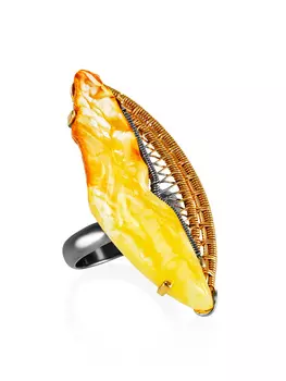 Изысканное коктейльное кольцо из натурального янтаря медового цвета «Филигрань»