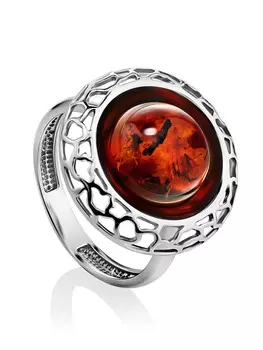 Изысканное серебряное кольцо «Венера» с коньячным янтарём