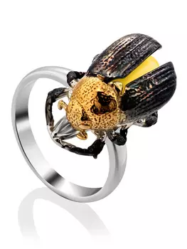 Эффектное кольцо из натурального балтийского янтаря медового цвета «Скарабей»