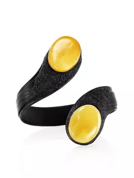 Эффектный браслет из кожи с натуральным медовым янтарём «Змейка»