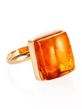 Кольцо с натуральным янтарём коньячного цвета