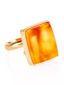 Красивое кольцо из медового янтаря