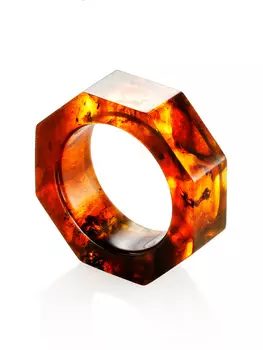 Необычное кольцо из натурального формованного янтаря «Везувий восьмигранный»