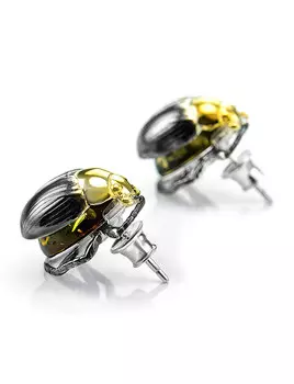 Оригинальные серьги с натуральным янтарём зелёного цвета «Скарабей»