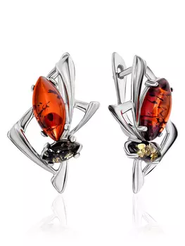 Серьги с вставками из янтаря зеленого и вишневого цветов «Пегас»