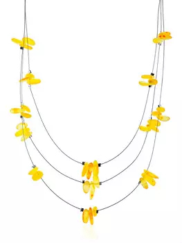 Стильное лёгкое колье из светлого янтаря с мягкой шлифовкой на струне «Росинки»