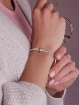 Браслет "Snow Queen" из лунного камня и серебра