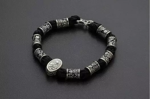 Браслет с бусинами и образом Николая Чудотворца