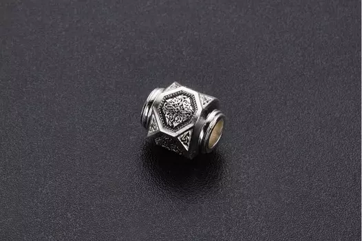 Бусина. Процветший крест.