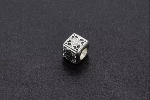 Бусина. Равносторонний крест.