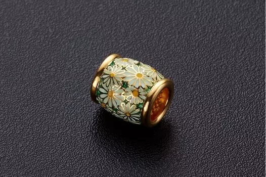 Бусина «Ромашки» c зеленой эмалью