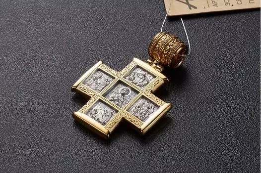 Господь Вседержитель. Великомученик Пантелеймон со сценами жития.