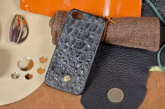 Чехол-накладка Colosseo Premium для Apple iPhone SE/5S/5 (змея синяя)