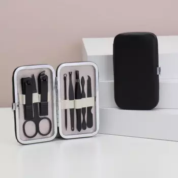 Набор маникюрный Queen fair Black 8 предметов в футляре цвет чёрный