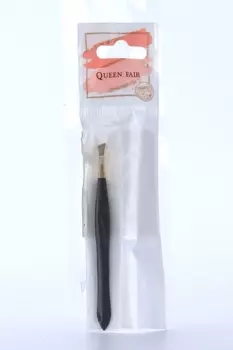 Пинцет Queen fair скошенный узкий 8,5 см покрытие Soft Touch цвет черный/золотистый