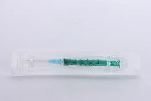Шприц Пакро трехкомп с иглой 23G 1/4 (0,60х32 мм), 3 мл