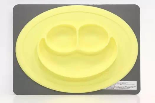 Тарелка EZPZ Mini Mat силикон прилипающ с подставкой лимонная