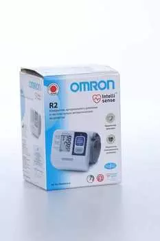 Тонометр автомат Омрон R2 на запястье