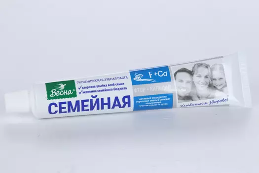 З/паста Весна Семейная фтор+кальций б/пенала, 90 г