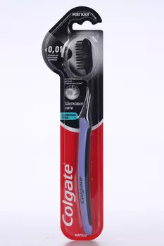 З/щетка Колгейт Шелковые нити c древесным углем черная мягкая