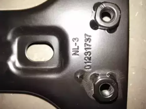 5027010100 КРОНШТЕЙН КРЕПЛЕНИЯ РАДИАТОРА NL-3 GEELY