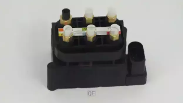 блок клапанов пневмоподвески!\ MB W212 05> QF28D00018 QUATTRO FRENI