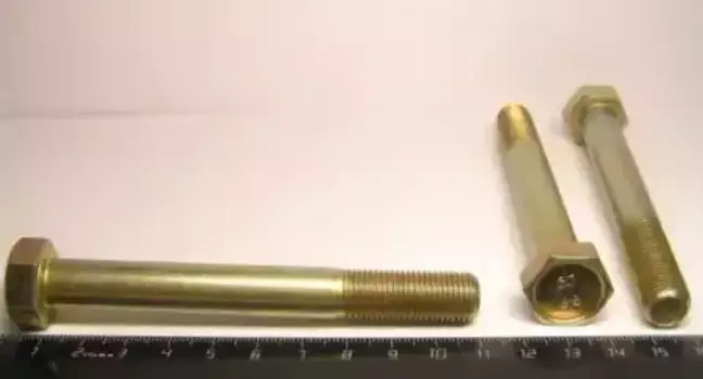 БОЛТ КРОНШТЕЙНА ЗАДНЕЙ ОПОРЫ ДВИГАТЕЛЯ (8.8) КЛ 19 DIN 960 ГОСТ 7798, М 12Х1.25Х100Х30 00001-0055416-219 БЕЛЗАН